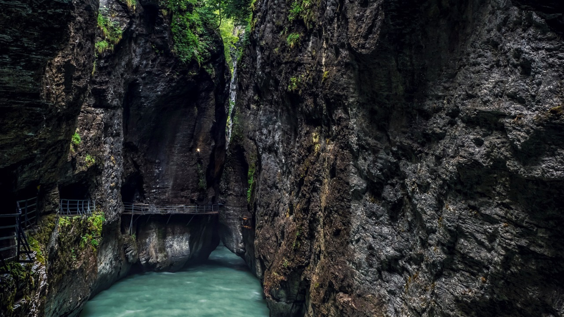 Les endroits les plus spectaculaires pour faire du canyoning dans le pays mentonnais